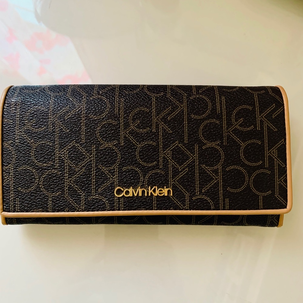 CALVIN KLEIN WALLET 😍😍😍